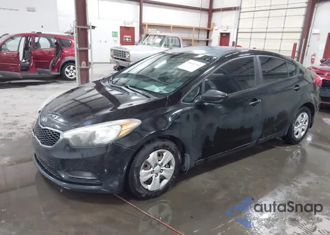 2015 Kia Forte Lx z USA, uszkodzony, nr VIN KNAFK4A68F5263991